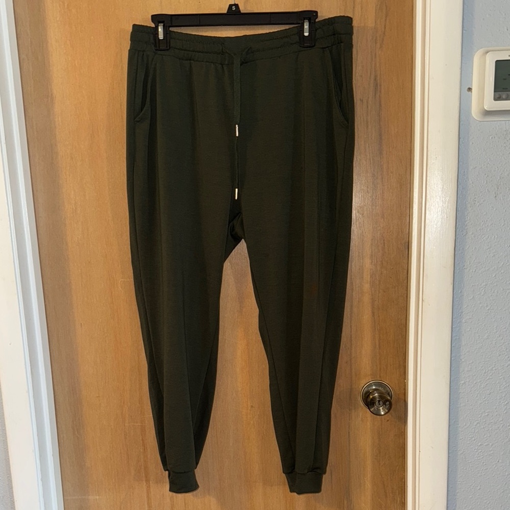 R.Sophia soft joggers